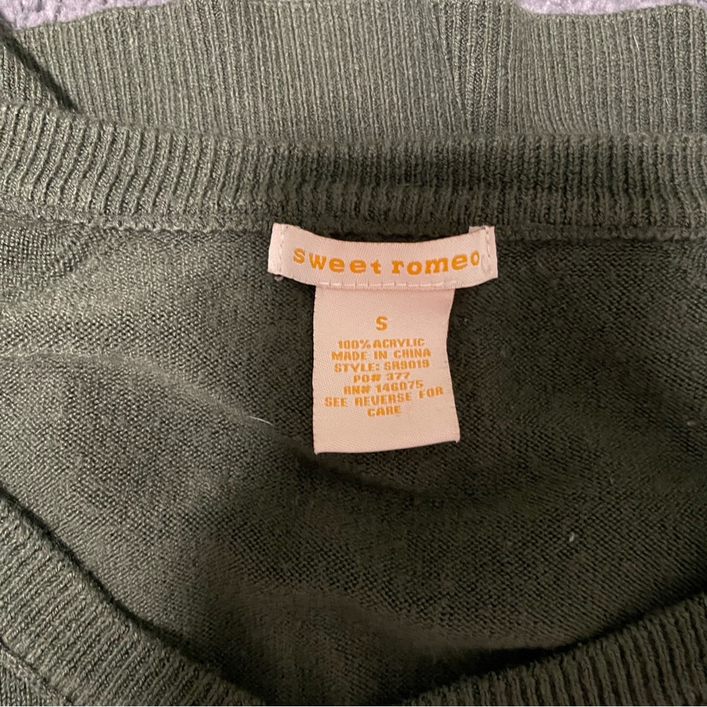 Sweet Romeo | Olive Sweaters - Picture 3 of 6